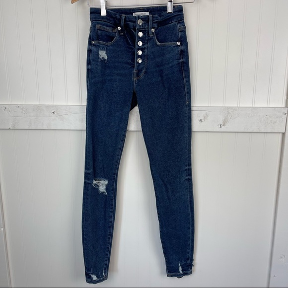 GOOD AMERICAN Good Waist Exposed Button Skinny Jeans - Picture 3 of 8